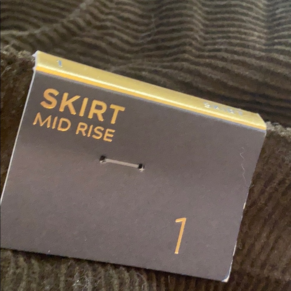 Mid Rise Skirt - Picture 4 of 7